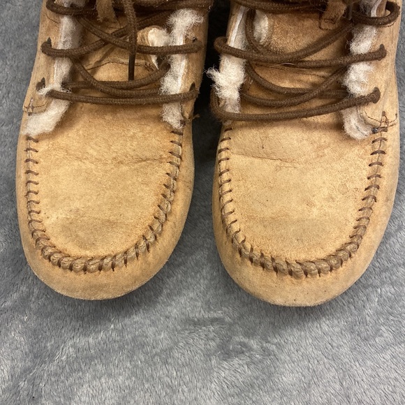 COPY - EUC Chickaree Ugg moccasin booties size 6 - Picture 6 of 8